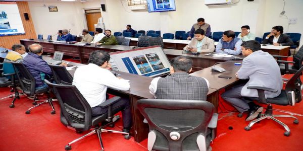 शिप्रा नदी के पानी की तीन स्थानों पर हो रही जांच