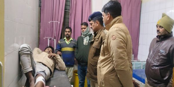 पुलिस मुठभेड़ में दो गौ तस्कर गिरफ्तार एक के पैर में लगी गोली हॉस्पिटल में भर्ती