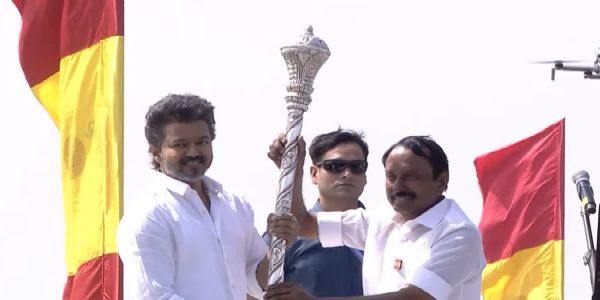 तमिलनाडु में दुष्ट शक्ति डीएमके का शुद्ध शक्ति तवेगा है सीधा मुकाबला: विजय