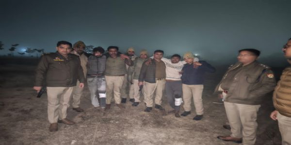 पुलिस मुठभेड़ में गौकशी के दो आरोपित गिरफ्तार, अवैध असलहे व उपकरण बरामद