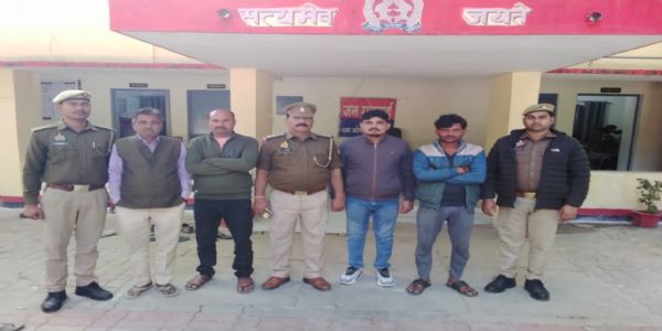 पुलिस के हत्थे चढ़ा बीमा कम्पनी का मैनेजर, जालसाजों ने फर्जीवाड़ा कर हड़पे करोड़ों रूपये