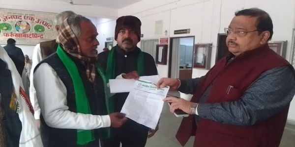 किसान नेता पीआर पांड्यन की रिहाई को लेकर भाकियू ने ज्ञापन साैंपा