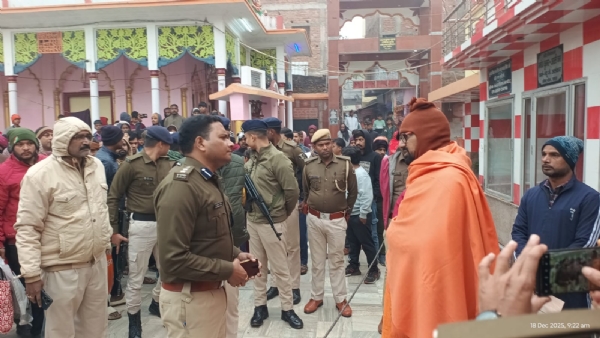 छपरा शहर के प्राचीन और प्रसिद्ध धर्मनाथ मंदिर में हुई चोरी छपरा शहर के प्राचीन और प्रसिद्ध धर्मनाथ मंदिर में हुई चोरी