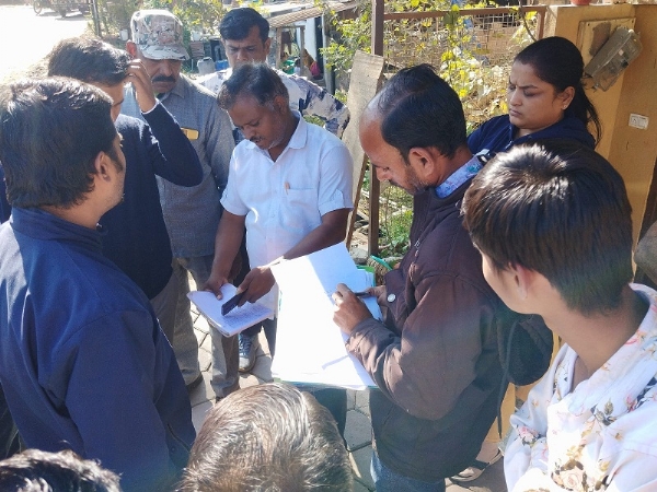 इंदौरः रेस्टोरेंट और ढ़ाबों पर कार्रवाई इंदौरः रेस्टोरेंट और ढ़ाबों पर कार्रवाई