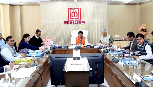 नगरीय विकास मंत्री विजयवर्गीय की अध्यक्षता में हुई संचालक मण्डल की बैठक नगरीय विकास मंत्री विजयवर्गीय की अध्यक्षता में हुई संचालक मण्डल की बैठक