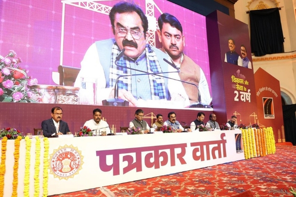 मंत्री राकेश सिंह ने पत्रकार वार्ता में आगामी तीन वर्षों की कार्ययोजना की दी जानकारी मंत्री राकेश सिंह ने पत्रकार वार्ता में आगामी तीन वर्षों की कार्ययोजना की दी जानकारी