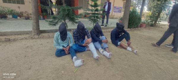 पुलिस का ऑपरेशन चक्रव्यूह: दस करोड़ की फिरौती मांगने वाले चार इनामी बदमाश गिरफ्तार पुलिस का ऑपरेशन चक्रव्यूह: दस करोड़ की फिरौती मांगने वाले चार इनामी बदमाश गिरफ्तार