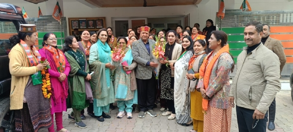 भाजपा महिला मोर्चा प्रदेश अध्यक्ष डेजी ठाकुर ने नाहन में परिचय बैठक में लिया भाग भाजपा महिला मोर्चा प्रदेश अध्यक्ष डेजी ठाकुर ने नाहन में परिचय बैठक में लिया भाग