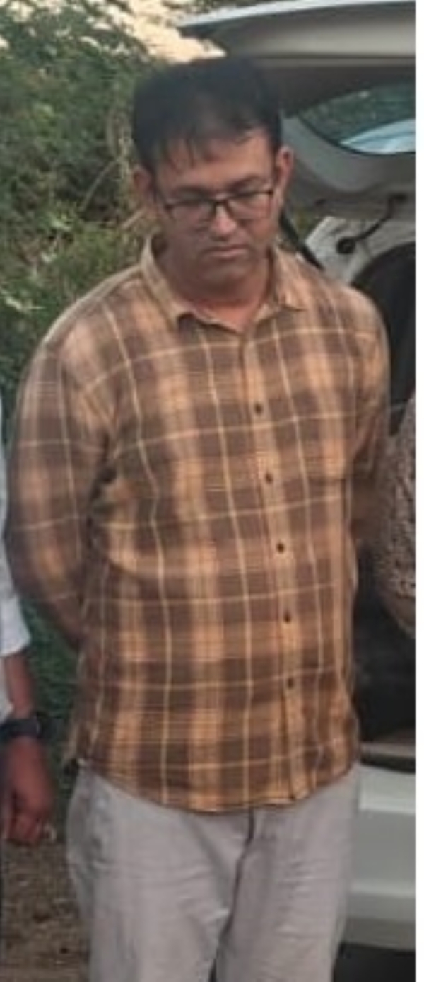 ब्लॉक मुख्य चिकित्साधिकारी 50 हजार रूपये की रिश्वत लेते  गिरफ्तार