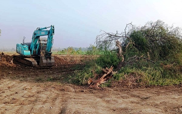 अमृत सरोवर योजना के क्रियान्वयन में मनमानी अमृत सरोवर योजना के क्रियान्वयन में मनमानी