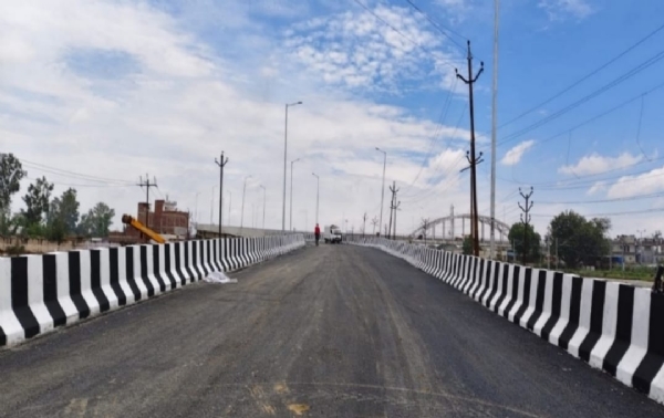 *मार्च 2026 तक गोरखपुर में फोरलेन सड़कों से जुड़ी पांच महत्वपूर्ण परियोजनाएं हो जाएंगी पूर्ण* *मार्च 2026 तक गोरखपुर में फोरलेन सड़कों से जुड़ी पांच महत्वपूर्ण परियोजनाएं हो जाएंगी पूर्ण*