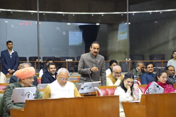 असंध के विधायक याेगेंद्र राणा विधानसभा में अपनी बात रखते हुए असंध के विधायक याेगेंद्र राणा विधानसभा में अपनी बात रखते हुए