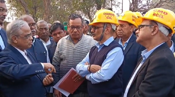 मामले की तकनीकी जानकारी लेते कोल इंडिया चेयरमैन मामले की तकनीकी जानकारी लेते कोल इंडिया चेयरमैन