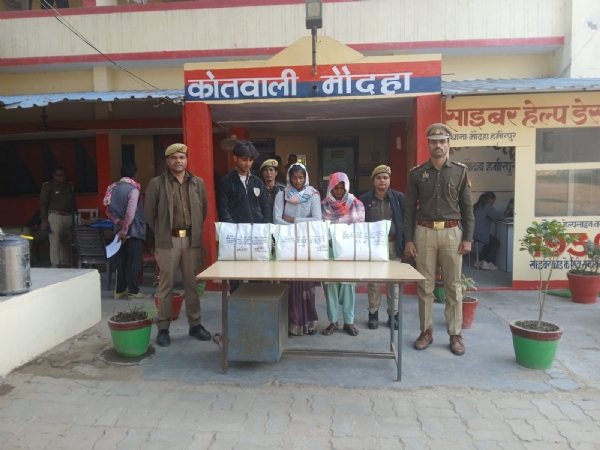 पांच किलो से अधिक गांजा के साथ बाहरी राज्यों के तस्कर गिरफ्तार पांच किलो से अधिक गांजा के साथ बाहरी राज्यों के तस्कर गिरफ्तार