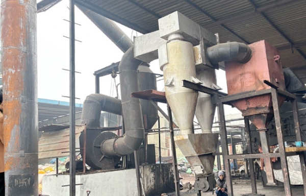 सोनीपत: वायु गुणवत्ता के लगातार बिगड़ते हालात पर सनपेड़ा की एक फैक्ट्री में पहुंची जांच टीम सोनीपत: वायु गुणवत्ता के लगातार बिगड़ते हालात पर सनपेड़ा की एक फैक्ट्री में पहुंची जांच टीम