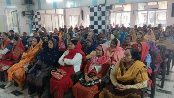 When we get entangled in attachment, then Geeta shows us the path of duty and religion - Gayatri Devi Ji When we get entangled in attachment, then Geeta shows us the path of duty and religion - Gayatri Devi Ji