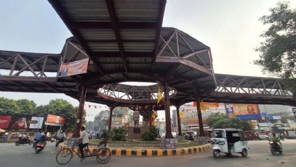 पटेल चौक पर बना स्काईवॉक पटेल चौक पर बना स्काईवॉक