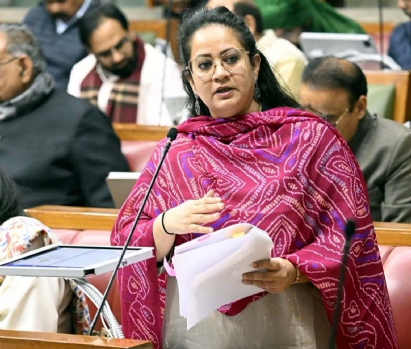 विधानसभा में जवाब देते स्वास्थ्य मंत्री आरती राव। विधानसभा में जवाब देते स्वास्थ्य मंत्री आरती राव।