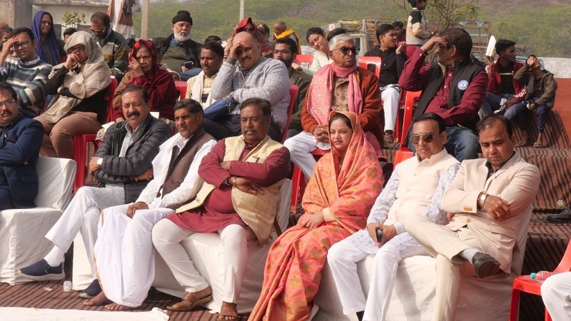 तानसेन की जन्मस्थली बेहट में सजी अंतिम दिवस की प्रातःकालीन सभा तानसेन की जन्मस्थली बेहट में सजी अंतिम दिवस की प्रातःकालीन सभा