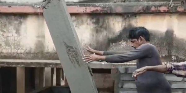 ‘आमदेर पाड़ा, आमदेर समाधान’ योजना में घटिया निर्माण का आरोप, गोघाट में रोका गया काम