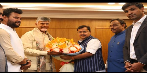 एन. चंद्रबाबू नायडू ने की भाजपा के राष्ट्रीय कार्यकारी अध्यक्ष नितिन नबीन से मुलाकात