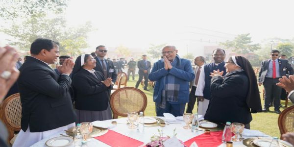 क्रिसमस प्रेम और करूणा का संदेश देता है: उपराष्ट्रपति