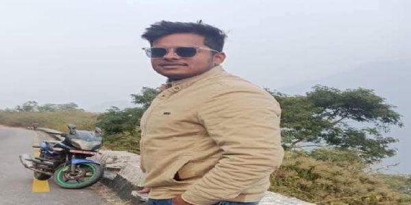सड़क हादसे में बाइक सवार की मौत,मोबाइल कंपनी में काम करता था मृतक