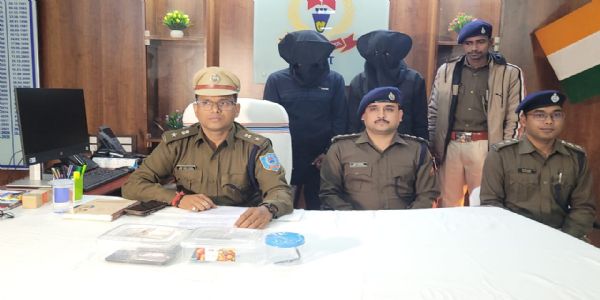 चोरी के बोलेरो के साथ दो गिरफ्तार