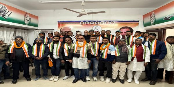 विभिन्न दलों के नेताओं एवं सामाजिक कार्यकर्ताओं ने कांग्रेस पार्टी की सदस्यता ग्रहण की