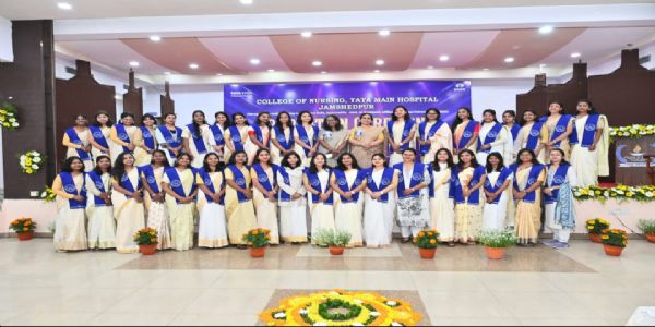 नर्सिंग विद्यार्थियों का दीक्षांत समारोह आयोजित