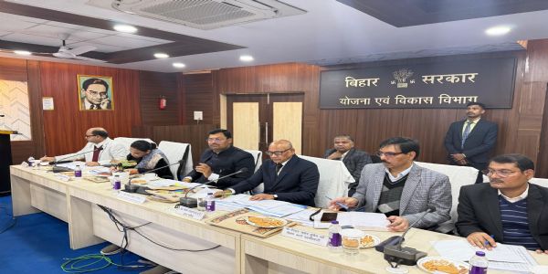 एससी-एसटी कल्याण योजनाओं की राज्य स्तरीय समीक्षा, मंत्री लखेंद्र कुमार रोशन ने लंबित कार्य शीघ्र पूरा करने के दिए निर्देश