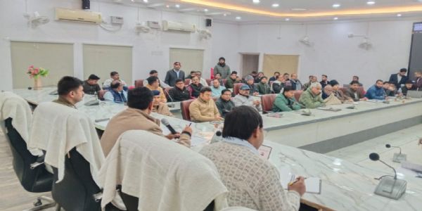 जिलाधिकारी ने सुनी उद्यमियों व व्यापारियों की समस्याएं, निस्तारण के दिए निर्देश