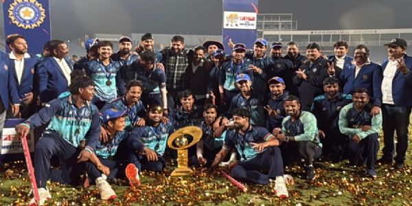 झारखंड की क्रिकेट टीम ने जीती सैयद मुश्ताक अली ट्रॉफी, मुख्यमंत्री हेमंत सोरेन ने दी बधाई
