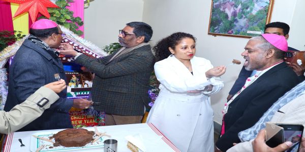 मुख्यमंत्री बिशप हाउस में आयोजित क्रिसमस उत्सव में हुए शामिल