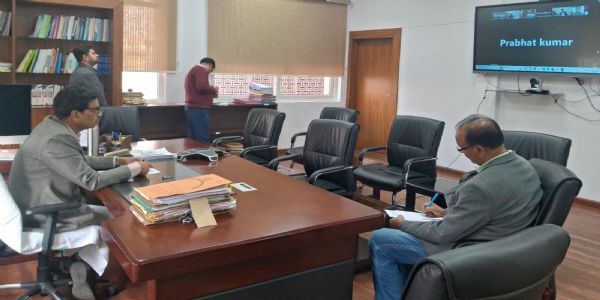 स्वास्थ्य उपकेंद्रों के लिए जमीन चिन्हित करने में लाएं तेजी : सचिव