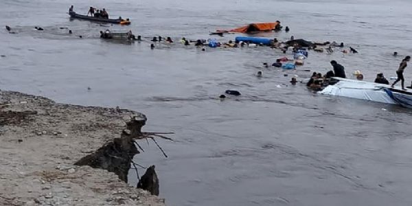 दक्षिण अमेरिकी देश पेरू में दो नावें अमेजन नदी में डूबी, 12 की मौत