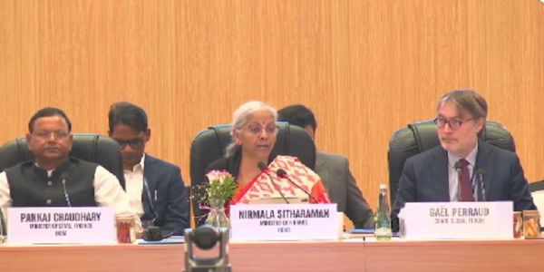 डिजिटल दौर की जटिल चुनौतियों से निपटने को जरूरी है वैश्विक सहयोग: वित्‍त मंत्री