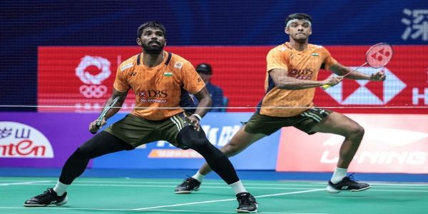 एशियन गेम्स के स्वर्ण पदक विजेता भारतीय पुरुष बैडिंटन जोड़ी सत्विकसाईराज रंकीरेड्डी और चिराग शेट्टी