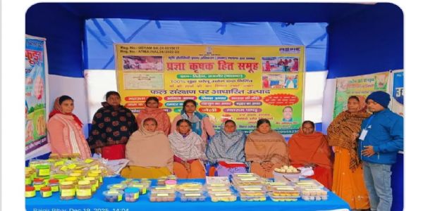 राजगीर महोत्सव में तीसी का लड्डू बनाआकर्षण का प्रमुख केंद्र