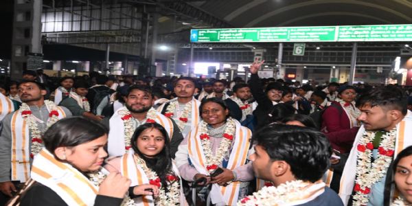 काशी तमिल संगमम: काशी से चेन्नई पहुंचा 300 छात्रों का दल