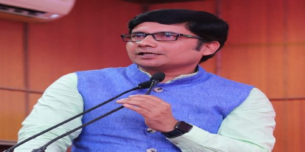 साहित्य अकादमी पुरस्कार से सम्मानित अक्षय आनन्द 