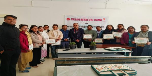 नर्सिंग अधिकारियों को आईयूसीडी की दी जानकारी