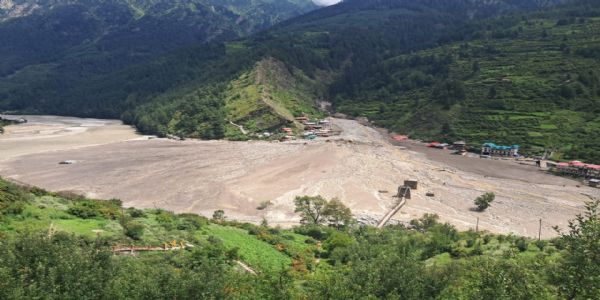 हिमालय को विकास मॉडल बनाया जाएं : सुरेश