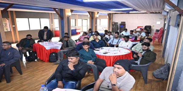 धमतरी में स्टार्टअप एवं डेवलपर मीटअप में युवाओं ने जाना व्यवसाय का तरीका