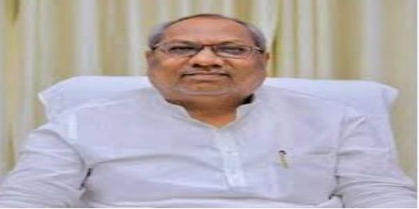 कोडीन कफ सिरप तस्वीर मामले में सपा प्रमुख को स्पष्टीकरण देना चाहिए : संजय निषाद