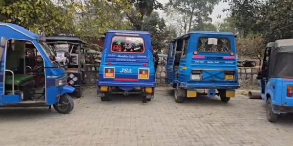 पुलिस ने सीज किए 24 टैम्पों, 26 से वसूला जुर्माना