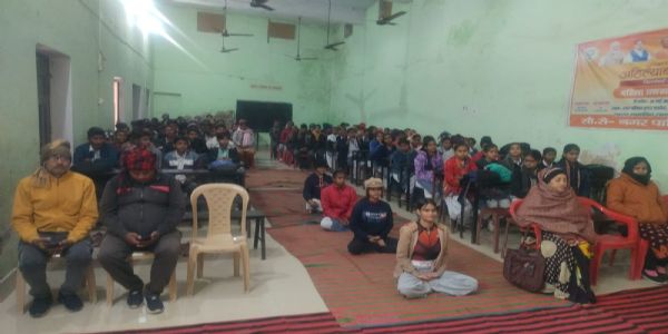 छात्र-छात्राओं ने किया सामूहिक ध्यान अभ्यास