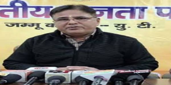 सुरक्षा बलों के लिए भूमि आवंटन का महबूबा मुफ्ती का विरोध देशद्रोही: भाजपा