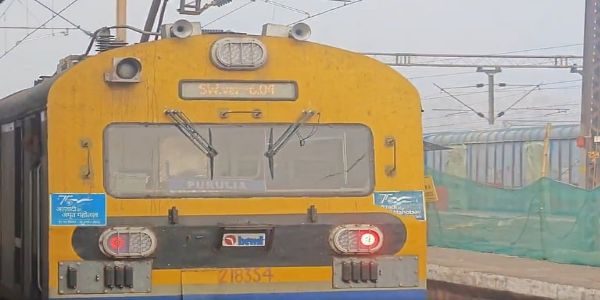 नववर्ष पर रेल यात्रियों की मुश्किलें बढ़ीं, दक्षिण-पूर्व रेलवे ने रद्द की कई मेमू ट्रेनें