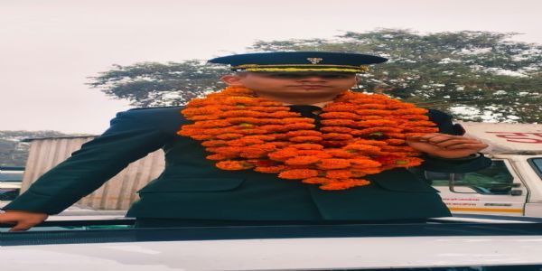 सेना में लेफ्टिनेंट बने आकाश कुशवाहा का पैतृक गांव में भव्य स्वागत